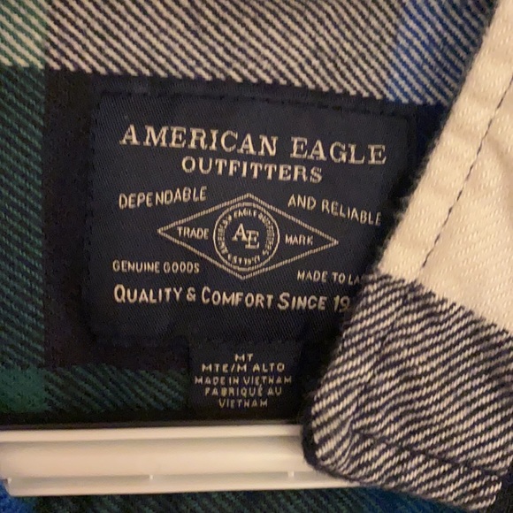 Button down - Picture 2 of 3